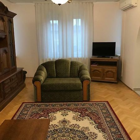 Gabor Pal 1 Apartman 2 Szoba Dunafoldvar Exterior photo